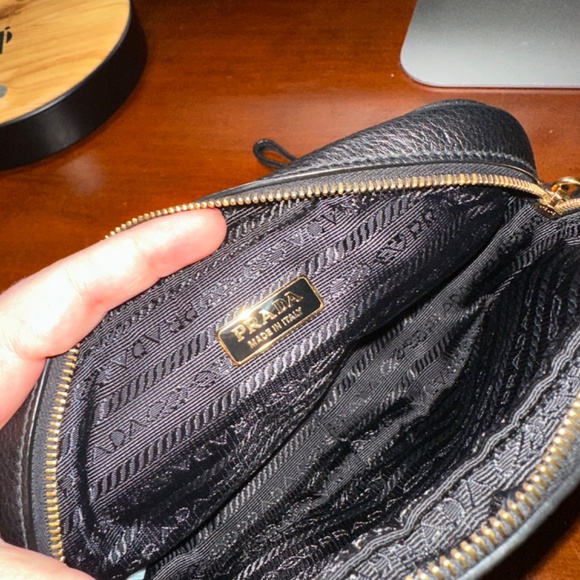 PRADA Vitello Daino Wristlet Black - Picture 8 of 10